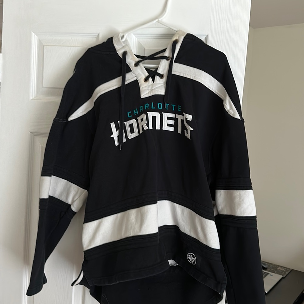 Black and white Charlotte Hornets hockey hoodie size L